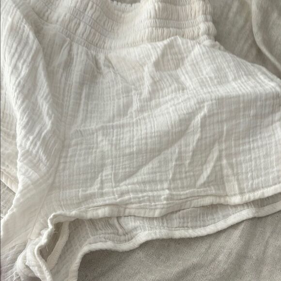 Abercrombie and fitch size XS White Textured Shorts perfect for pool or beach - Picture 7 of 8